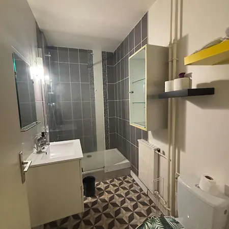T1 En Rez De Chaussée Avec Parking Privé Appartamento *